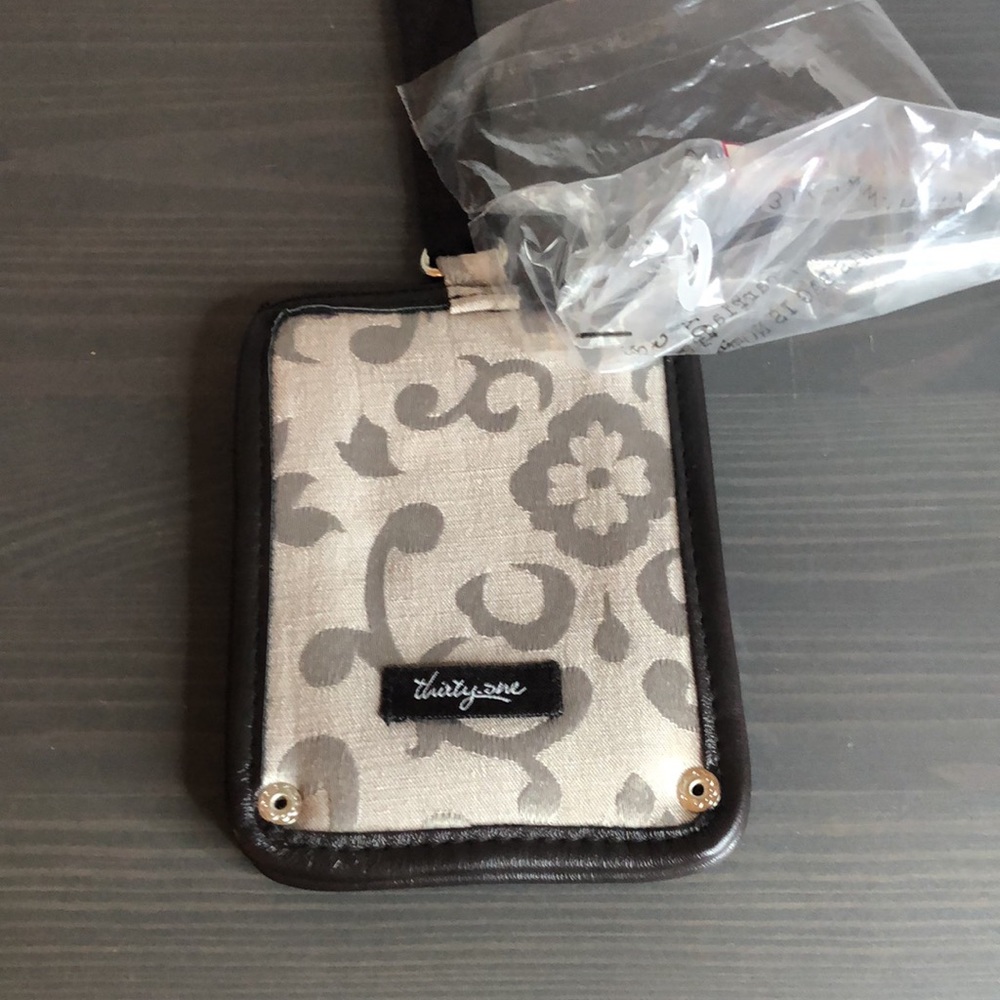 Thirty-one Womens Luggage Tag.